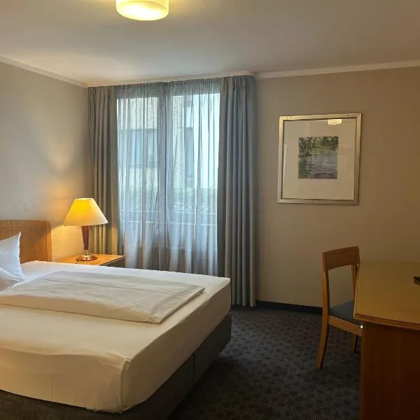 Hotel Das Kleine Ritz, hotel v destinaci Fellbach