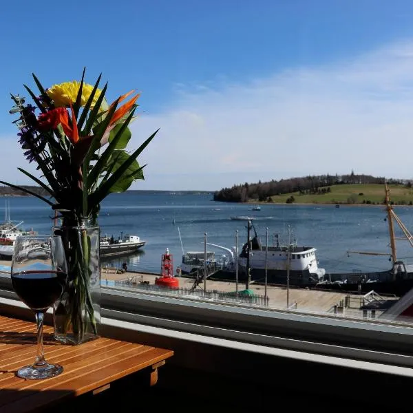 Rum Runner Inn, hotel v destinaci Lunenburg