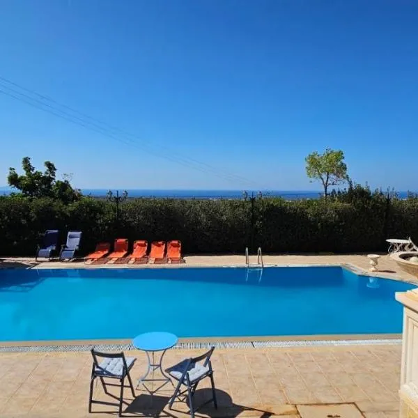 Palazzo Reale Superior Villa、ヘルソニソスのホテル