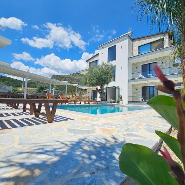 Villa Tonia Livadh Himare, hotel in Himare