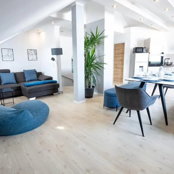 CASA 8070 Exklusive Maisonette 91 qm 4 Zimmer 1-9 Personen in Ingolstadt nähe A9, inklusive Parkplatz am Haus, Netflix, Kaffee, Tee, 24-h self-check-in, ideal für Gruppen, Familien und Geschäftsreisende, hotel in Ingolstadt