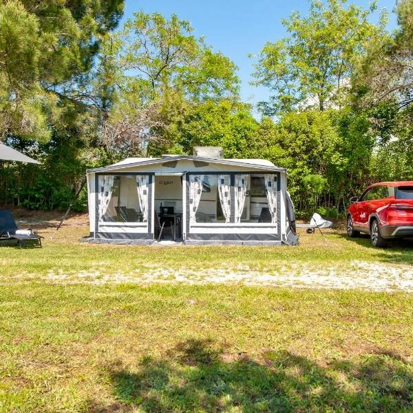 Bauer Caravan in FKK Camping Solaris, hotel a Poreč (Parenzo)