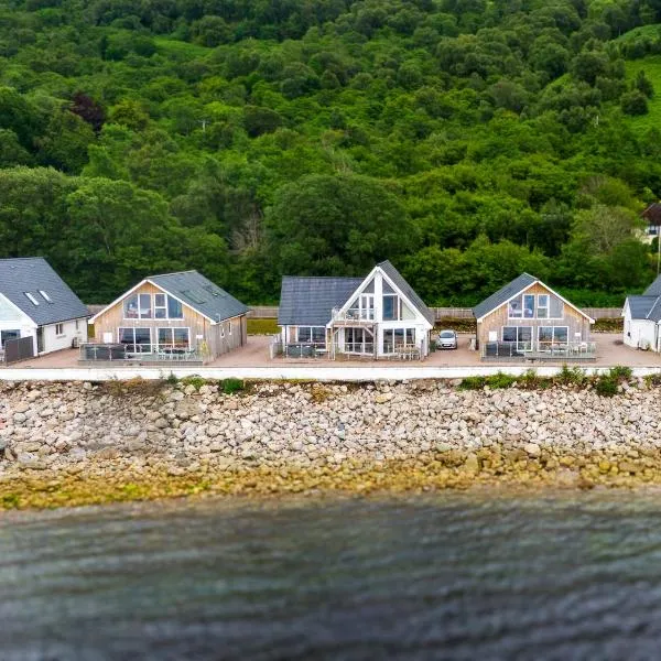 Beach Houses with Hot Tubs, hotel in Glencoe
