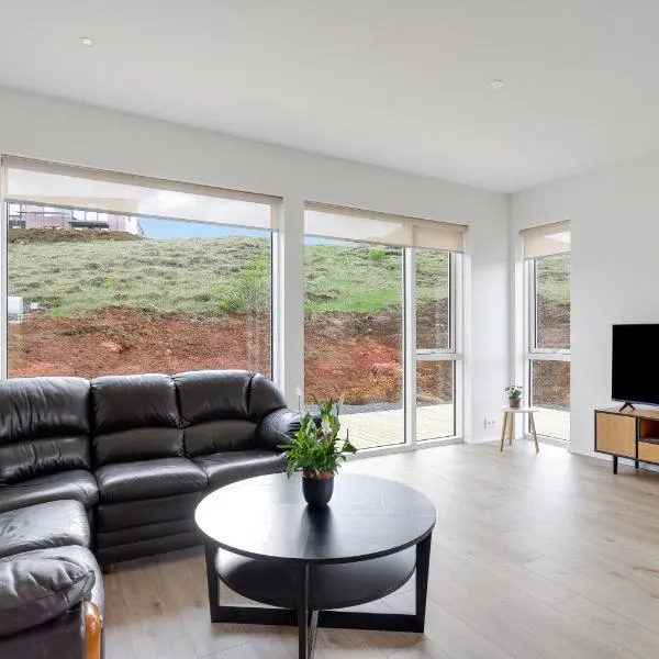 3BR Modern & Spacious Golden Circle Home, hotel en Reykholt