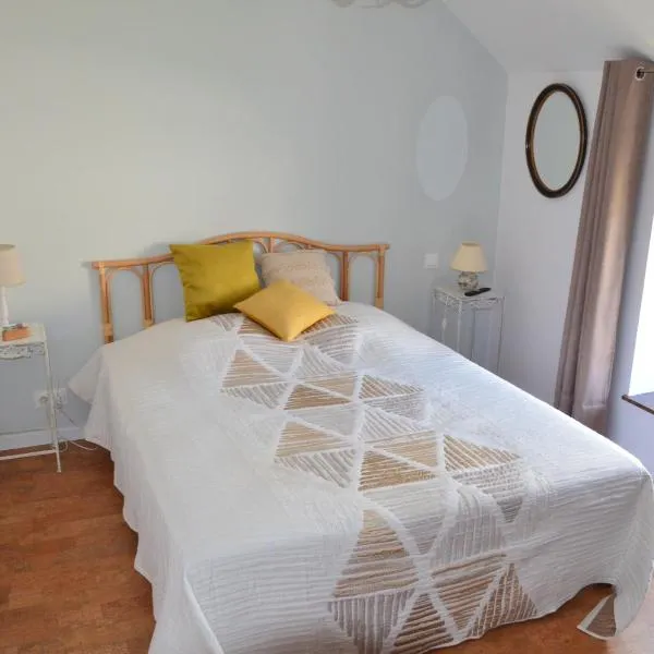 Chambre Pantagruel Le dolmen, hotel in Thizay