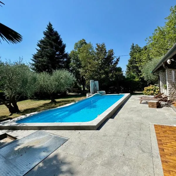 Božič Residence, hotel v destinaci Vipava