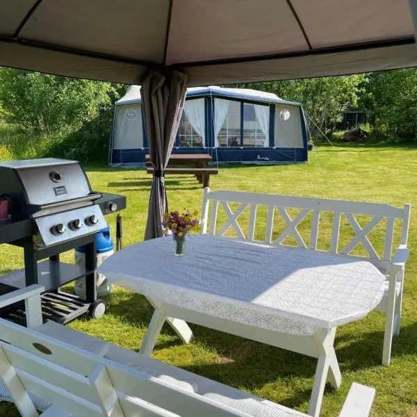 Caravan at the Cottage House, hotel em Ertenvåg