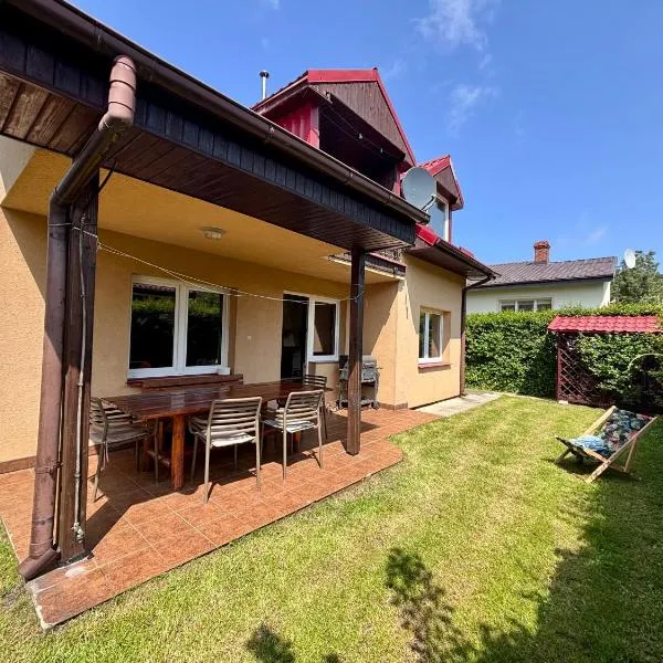 Domek w Poddąbiu blisko plaży i lasu, khách sạn ở Poddąbie