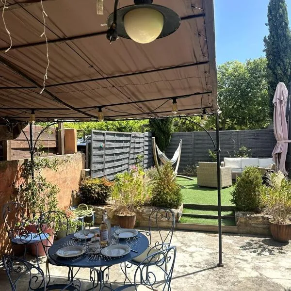 Ocra Pure, hotel din Roussillon