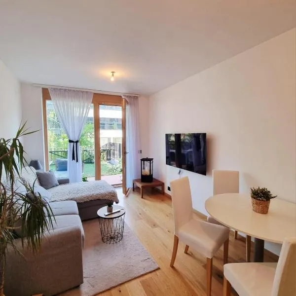 Apartment with Green Terrace and Free Parking, hotel in Trnávka