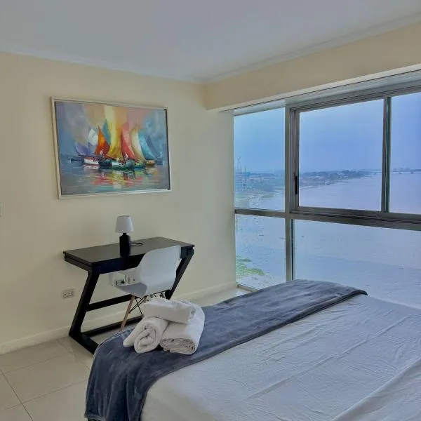 Suite con espectacular vista al rio Guayas, hotel in Guayaquil