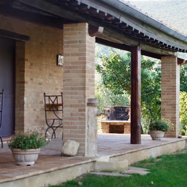 Agriturismo Ulivi e Sentieri, hotel in Foligno