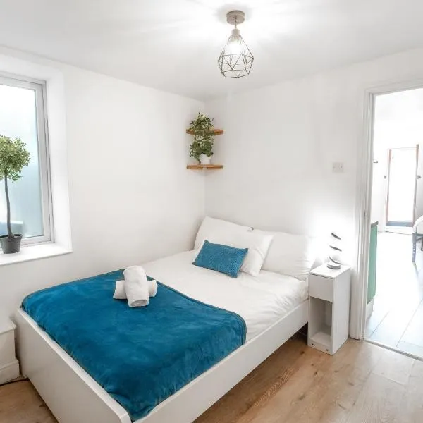 Cosy 1BR House, Hackney Wick Gem, hotel v Londýně