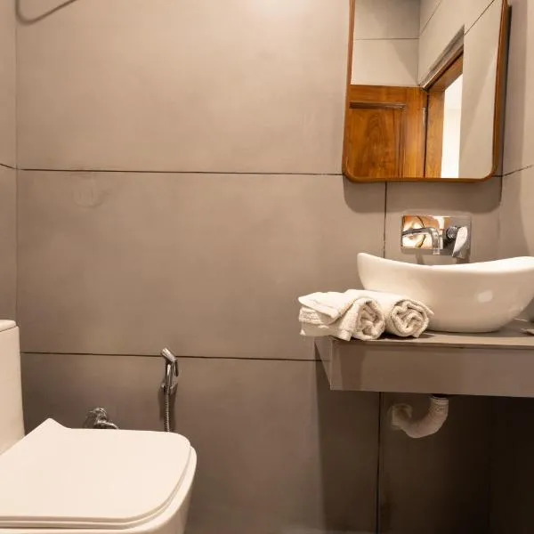 Hotel Garden View - Near Karol Bagh Metro Station and Gaffar Market photo 2
