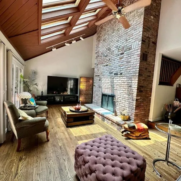 Nature's Nest - Woodland Retreat - Fireplace - Quiet and Cozy, ξενοδοχείο σε Bethlehem