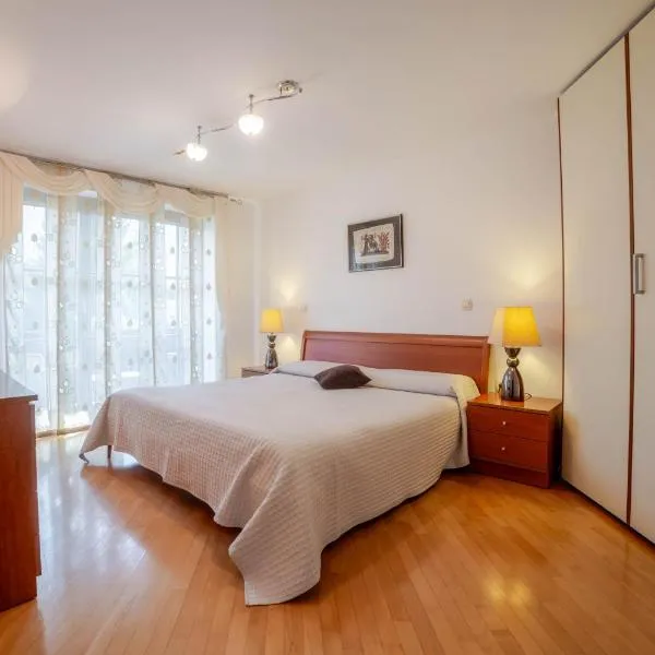 Apartma Leon, Hotel in Kobarid