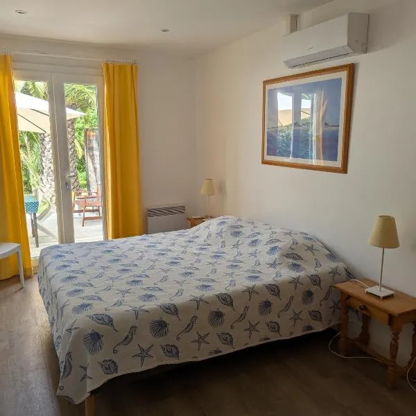 Le Mas de la Palmeraie - Mas 3 dans propriété privée au calme avec piscine et tennis, hotel v destinaci Bormes-les-Mimosas