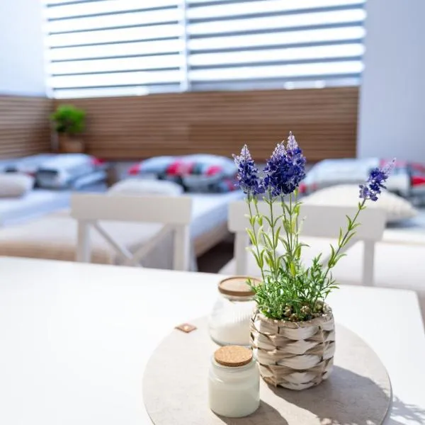 Apartamenty 592 2, hotel in Boguszów-Gorce