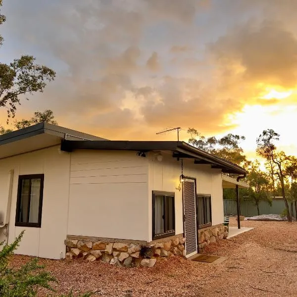 The Miners Cottage On Nettleton Lightning Ridge, hotel v destinaci Lightning Ridge