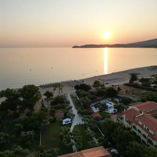 Sissy's Suites San Antonio Beach Potos Thassos, hotel in Potos