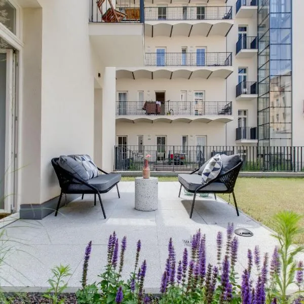 Visit Oomph Apartments, отель в Праге