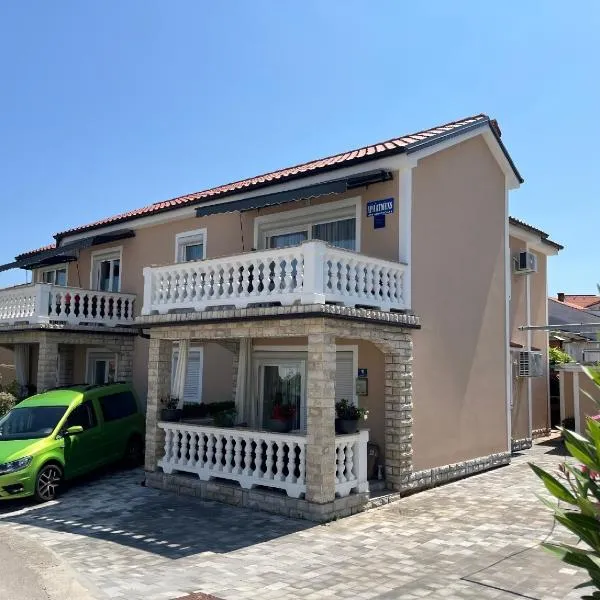 Apartments Ostojic, hotel sa Krk