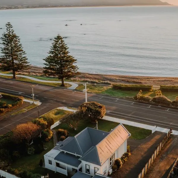 Beachfront Villa, Spacious, Mountain Outlook - KK87184, hotel in Kaikoura