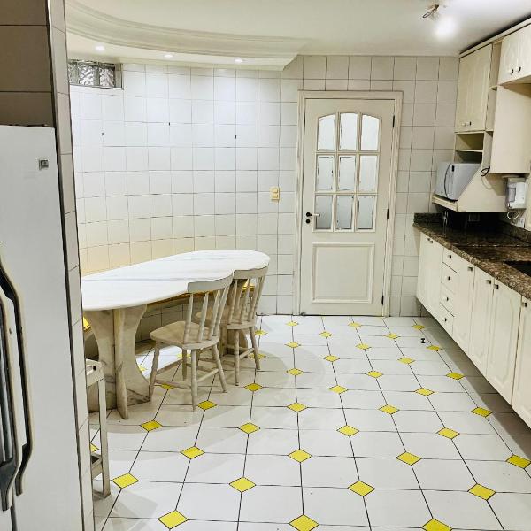 La Maison Brooklin Luxo Triplex 5 Quartos 4 suítes Ar Churrasqueira Hidro 10 Min Congonhas! - Foto 4
