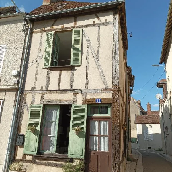 Maison Belle Croix, hotel u gradu Châtillon-Coligny