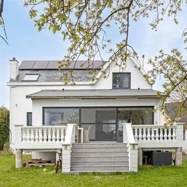 The Beautiful White Villa, hotell i Kortenberg
