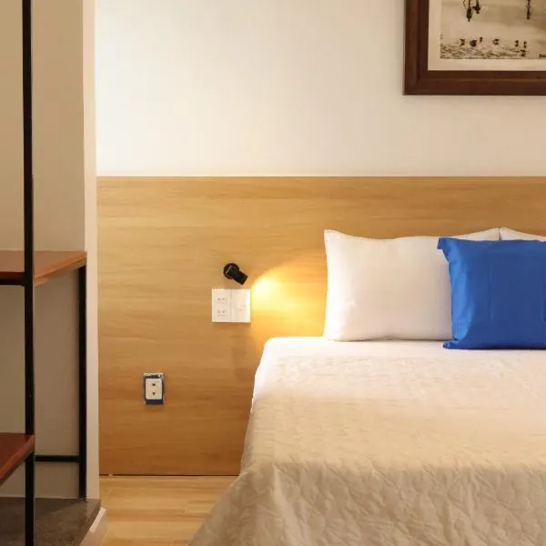 The Charm Boutique Hotel in Hue, khách sạn ở Cồn Giả Viên