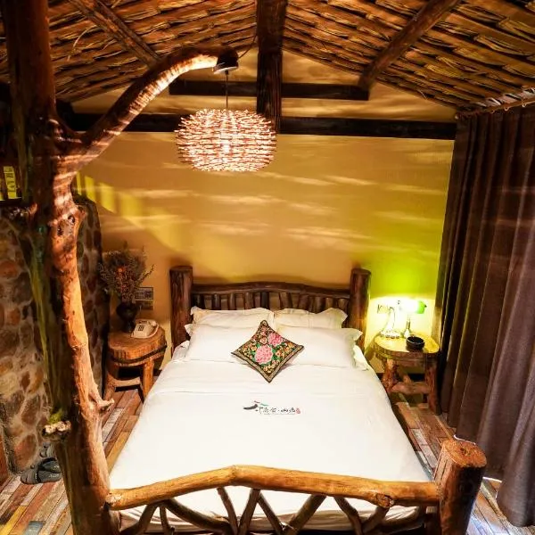Zhangjiajie Hehua Airport Resort-Free pick-up, hotel in Zhangjiajie