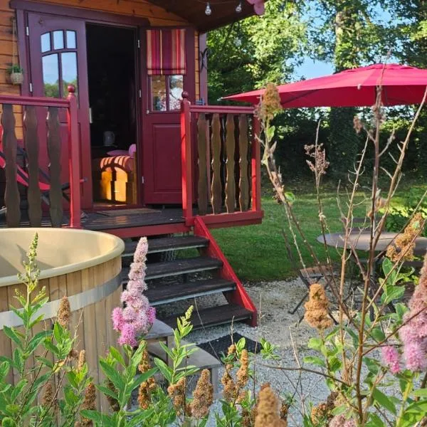 Le Roulottes du Petit Gouffre de Padirac avec Spa, hotel v destinaci Padirac