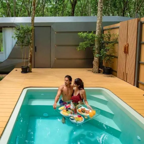 Timber Society Boutique Hideaway, hotel in Phuket Town