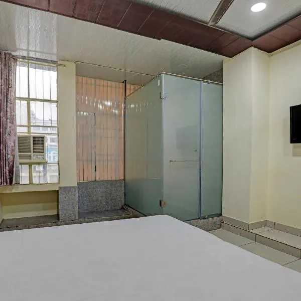 Super Hotel O Krishna Guest House & PG, hotel in Ludhiana