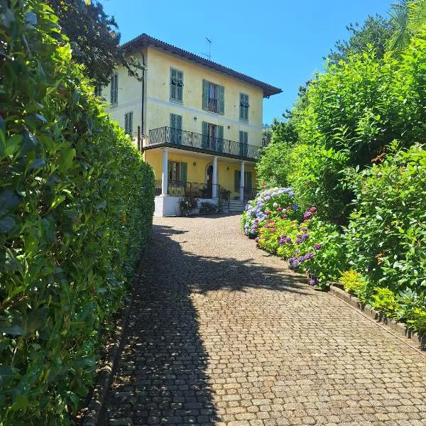 La Camelia, la nostra tripla con vista lago, al secondo piano della Villa Isabella, hotel v destinaci Stresa