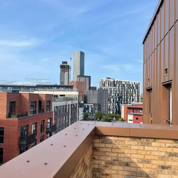Cozy flat Near Manchester - Private double room with WiFi, hotel in Manchester