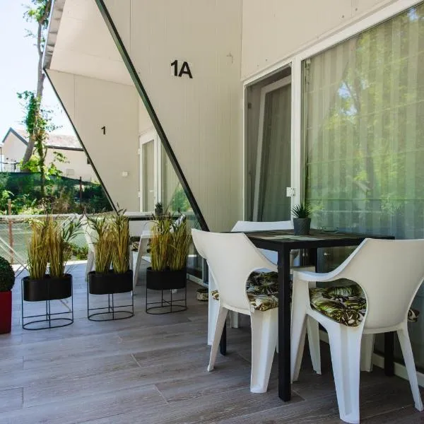 Albatross Breeze Bungalow 100m from the beach, Hotel in Warna