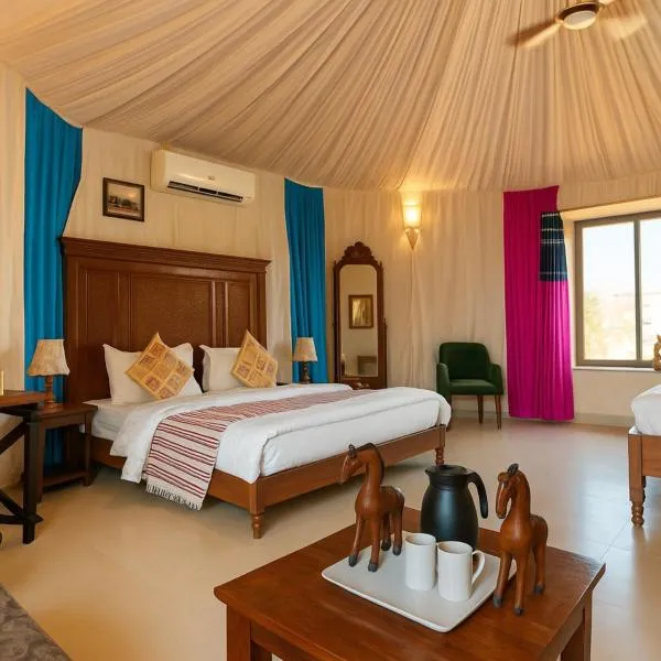 Jaisalmer Sunrise Desert Resort With Pool, hotel in Jaisalmer
