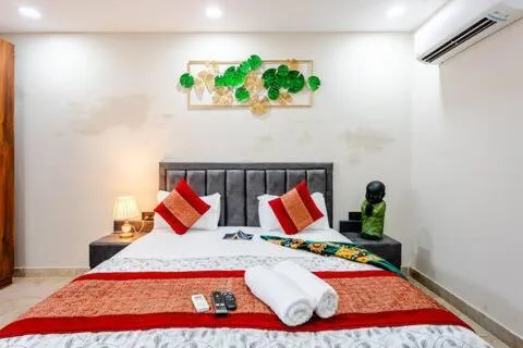 Divine India Service Apartment,Studio,J-267 Saket, hotel din Jāmb