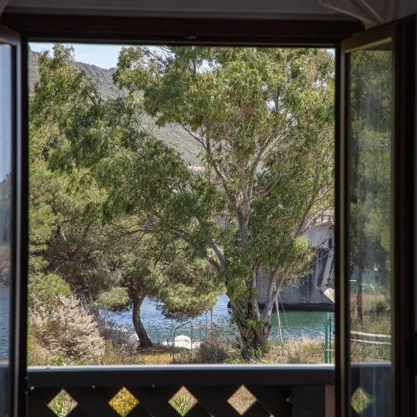 BIG RIVER HOUSE, Fronte Temo, Hotel in Bosa Marina
