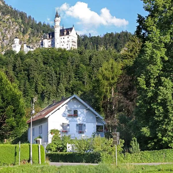 Romantic-Pension Albrecht - since 1901, hotel u gradu Hohenšvangau