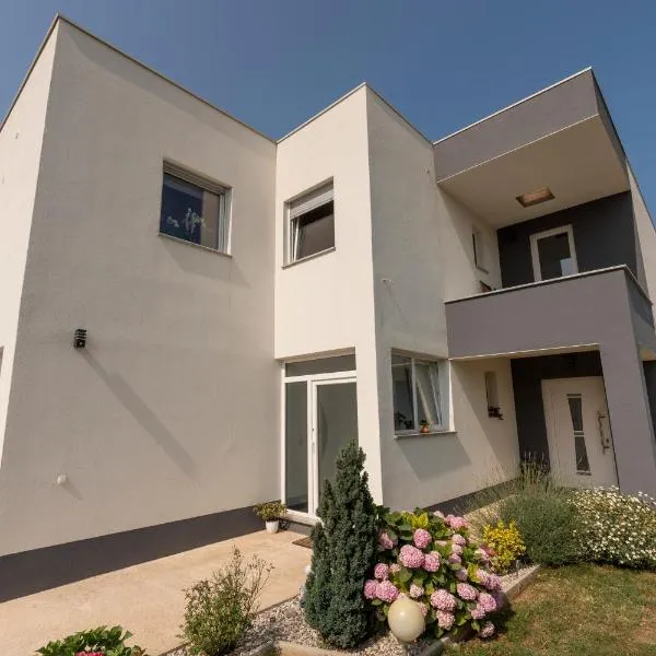 Holiday home Galižana, hotel em Galižana