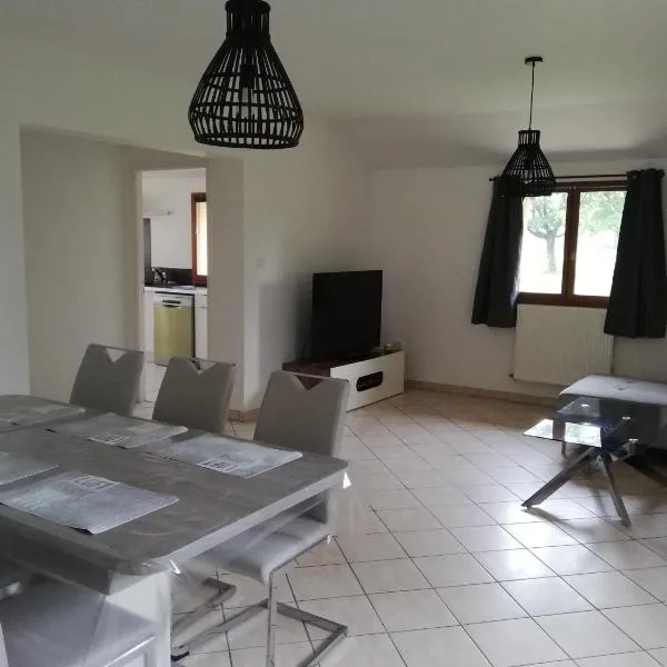Côté Sarah, hotelli kohteessa Dole