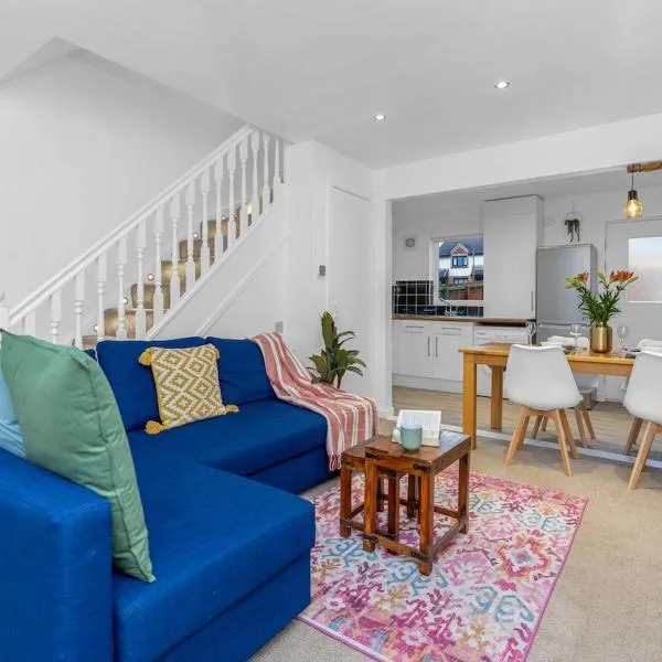 Free Parking - Central - Sleeps 6 - 2 Bedrooms, hotel v destinaci East Calder