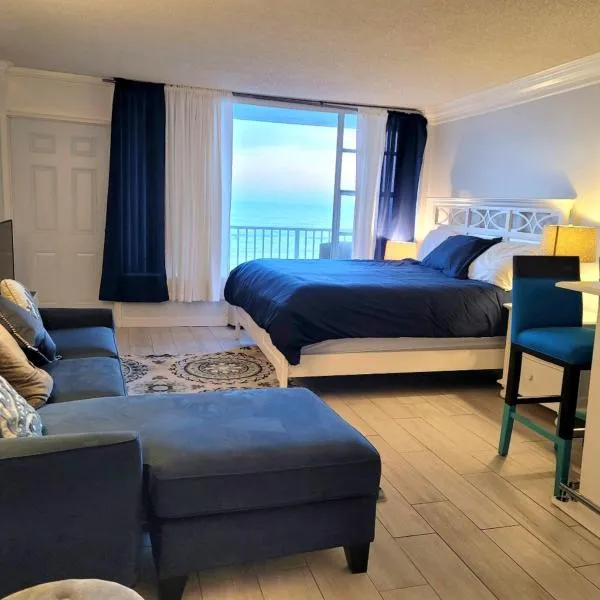 Direct Oceanfront With Balcony, hotel em Daytona Beach