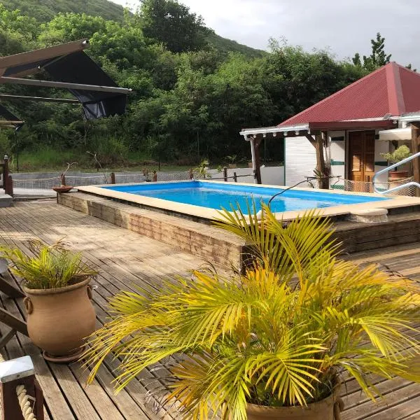 Aichi's lodges -gîtes, hotel in Capesterre-de-Marie-Galante