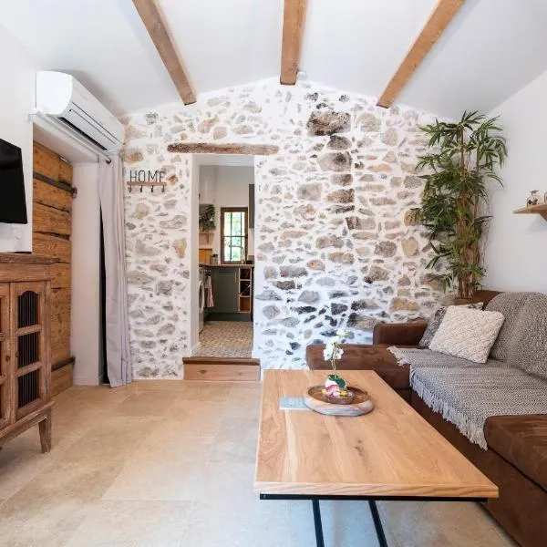 Joli gîte dans les collines, hotel in Toulon