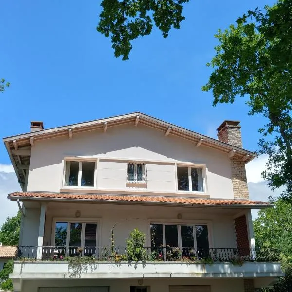 Arcachon में, होटल Villa Do Sol Chambre d'Hôtes "La Dune"
