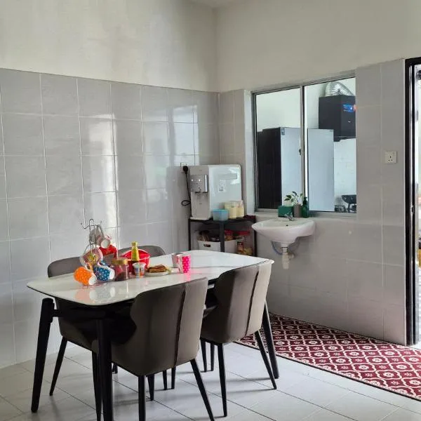 KOTA TINGGI homestay, hotel in Kota Tinggi